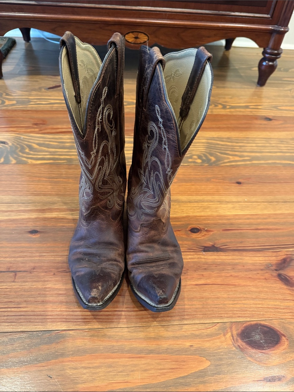 Brown Fancy Stitched Leather Cowboy Boots 8.5